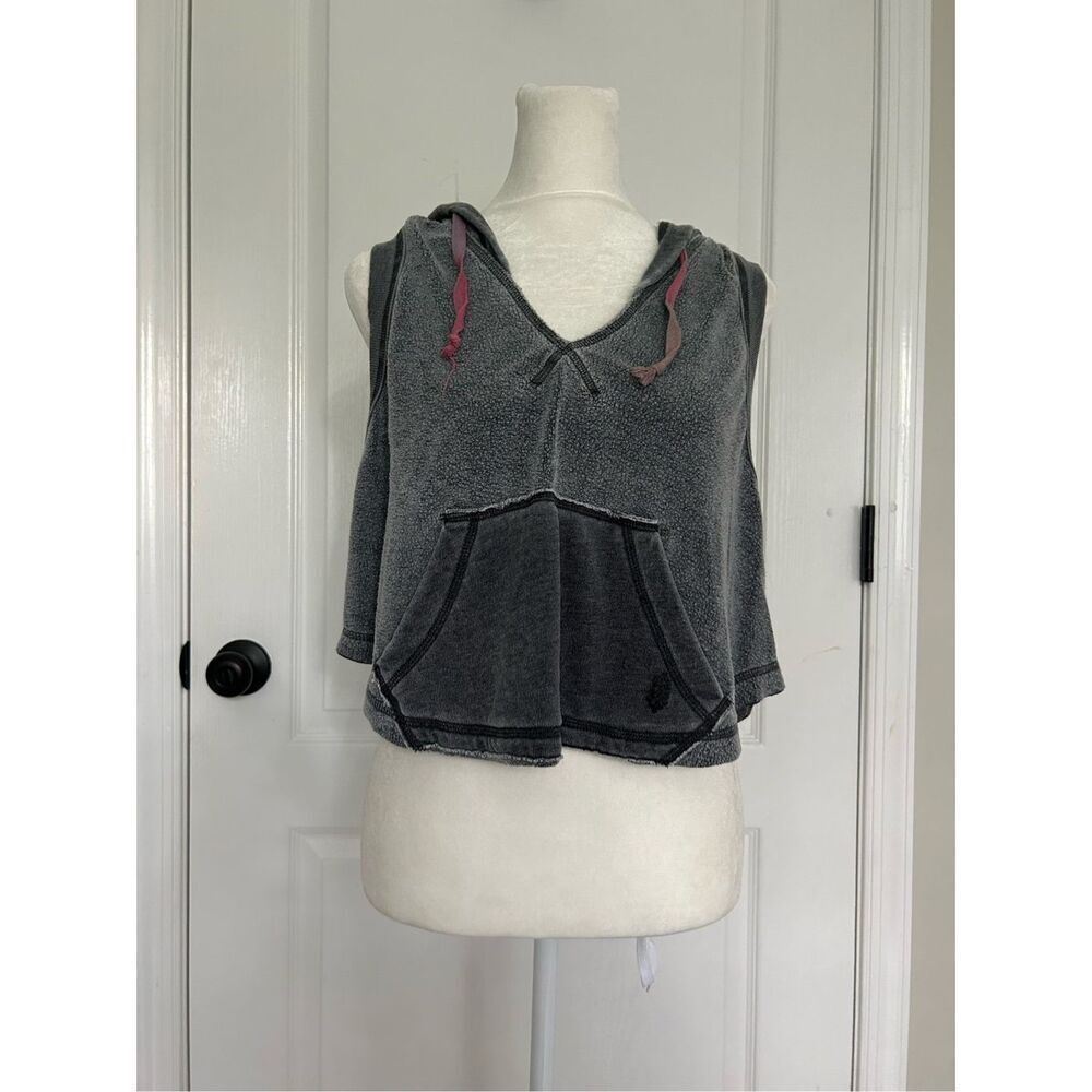 NWOT Free People Movement Pullover Sleeveless Hooded Top Size XS 77% Polyester 2